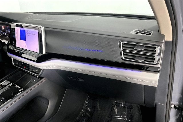 2024 Volkswagen Atlas 2.0T Peak Edition SEL