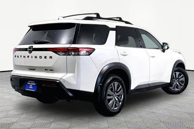 2024 Nissan Pathfinder SV