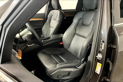 2024 Volvo XC90 B6 Plus Bright Theme