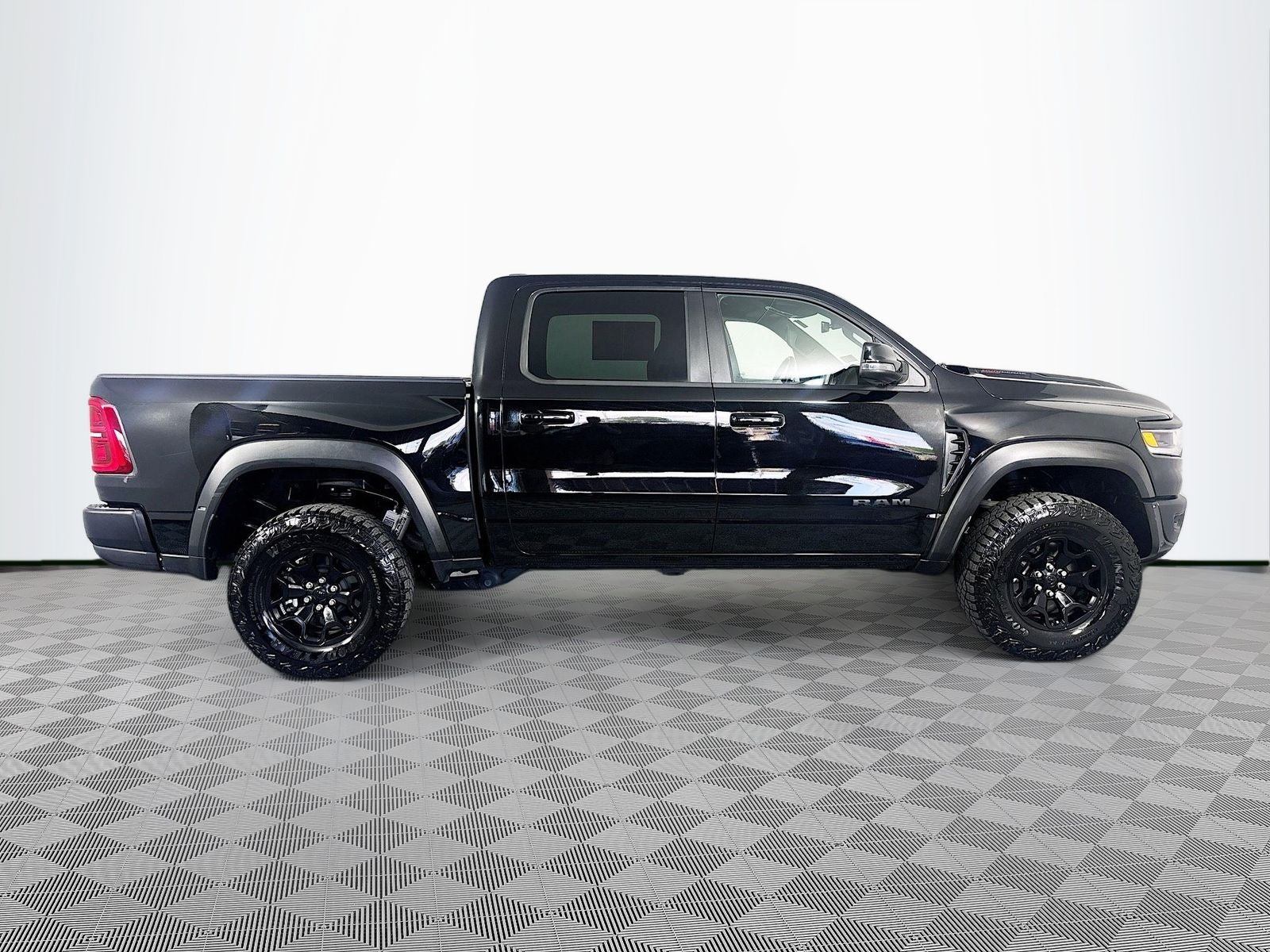 2025 RAM 1500 RHO