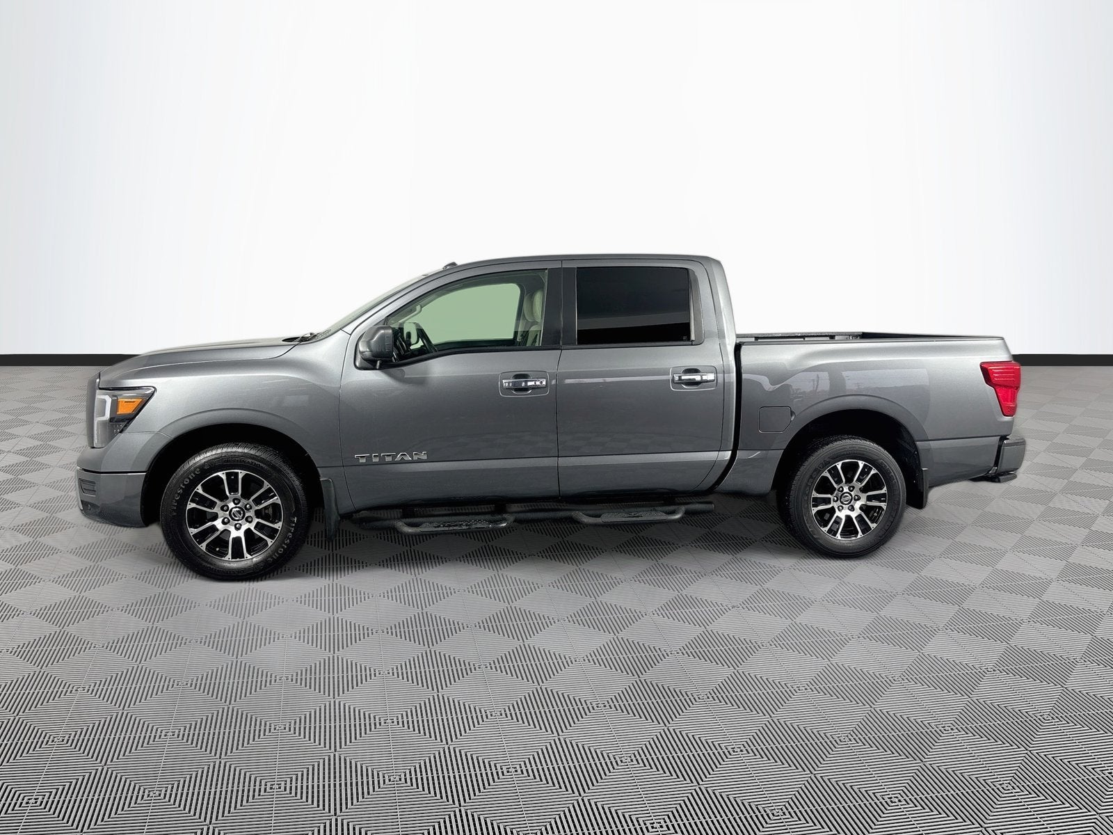 2021 Nissan Titan SV