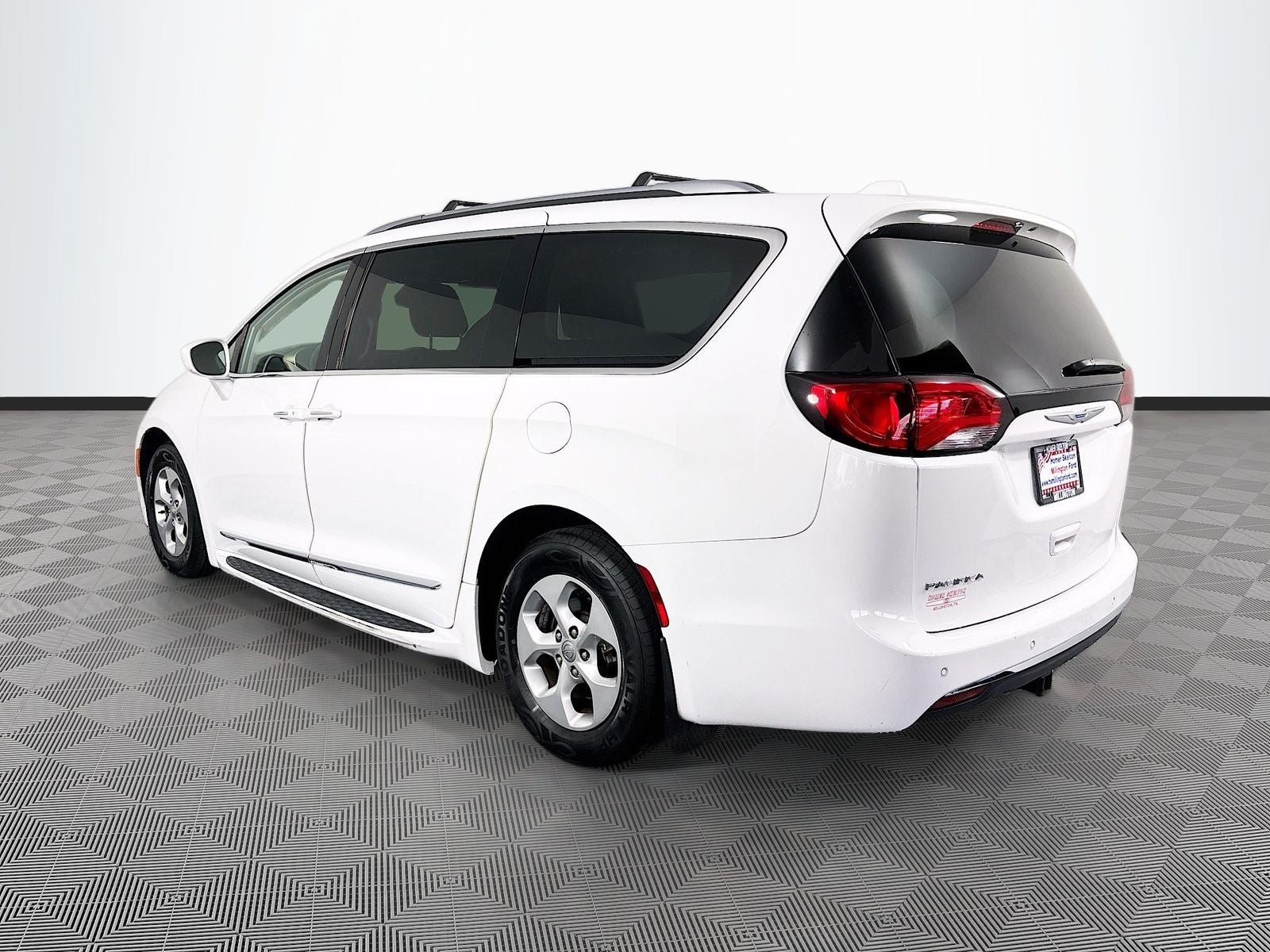 2017 Chrysler Pacifica Touring L Plus