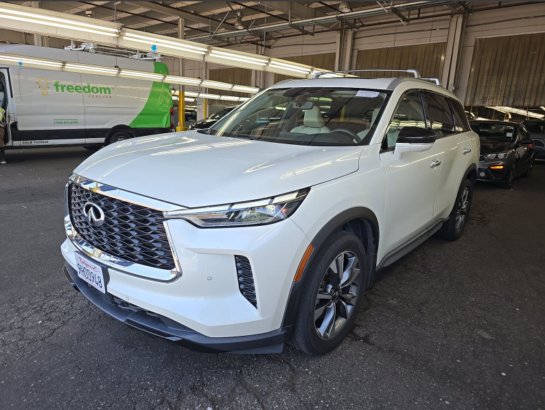 2023 INFINITI QX60 LUXE