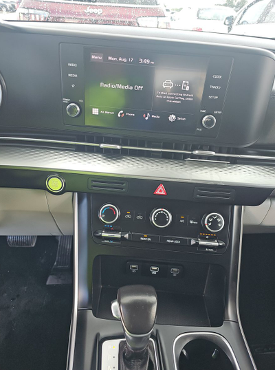 2024 Kia Carnival LX