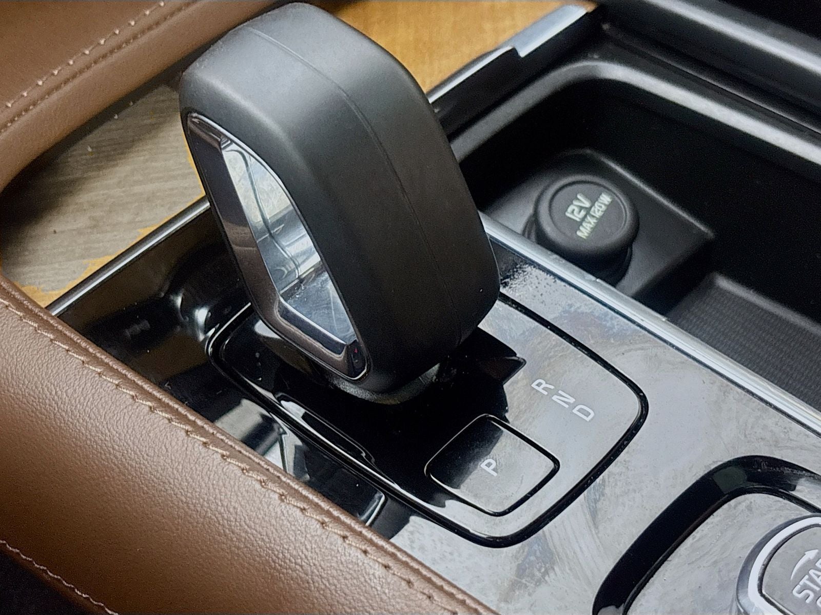 2024 Volvo XC90 B6 Plus Bright Theme