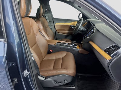2024 Volvo XC90 B6 Plus Bright Theme