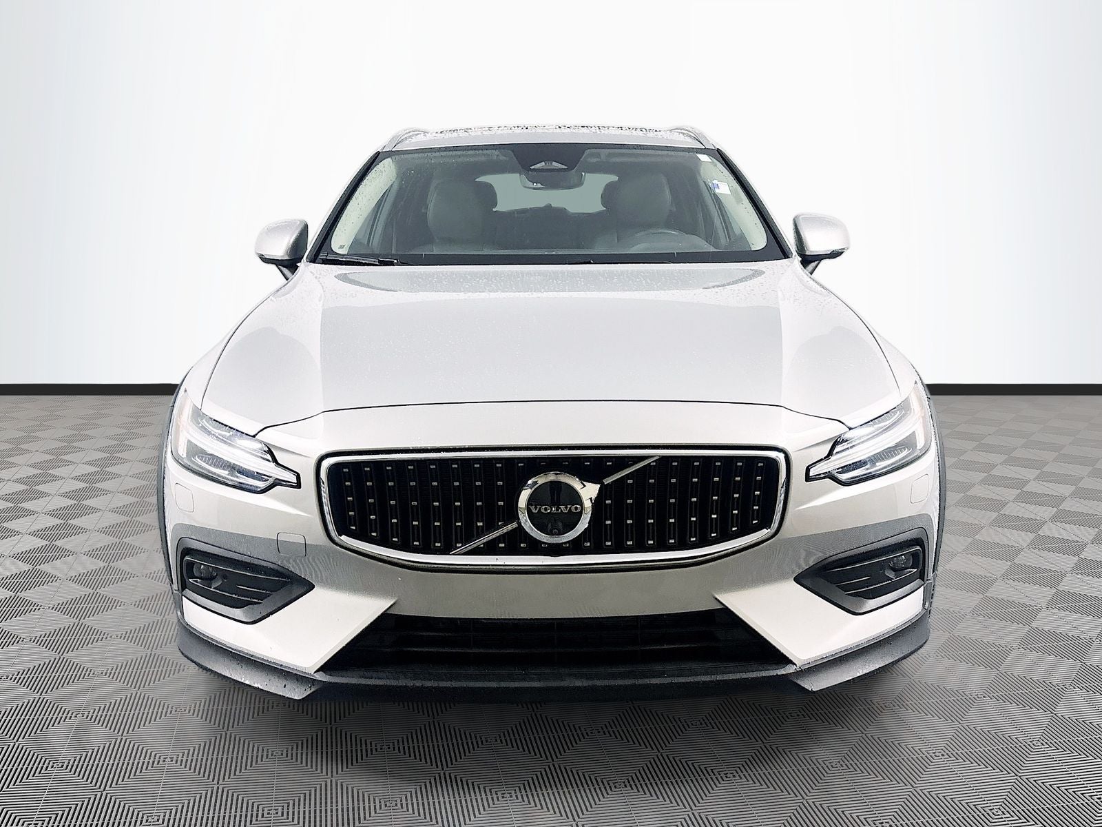 2025 Volvo V60 Cross Country B5 Plus