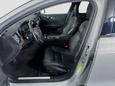 2025 Volvo V60 Cross Country B5 Plus