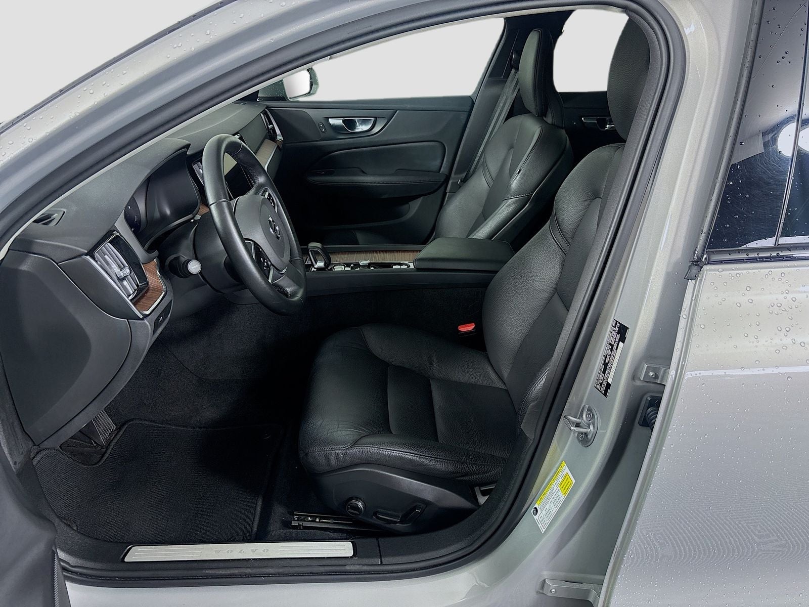 2025 Volvo V60 Cross Country B5 Plus