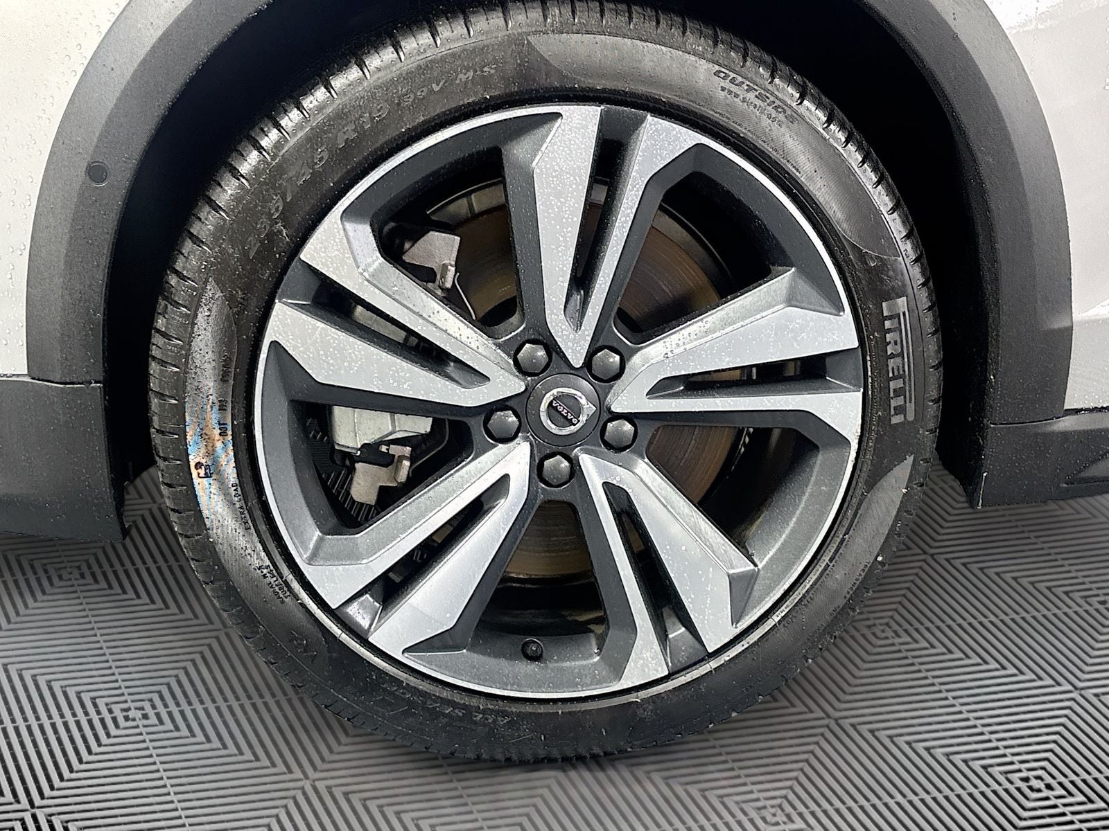2025 Volvo V60 Cross Country B5 Plus