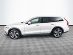 2025 Volvo V60 Cross Country B5 Plus