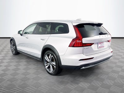 2025 Volvo V60 Cross Country B5 Plus