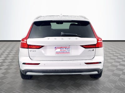 2025 Volvo V60 Cross Country B5 Plus