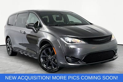 2020 Chrysler Pacifica Touring
