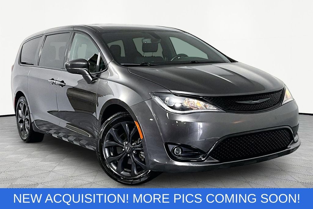 2020 Chrysler Pacifica Touring