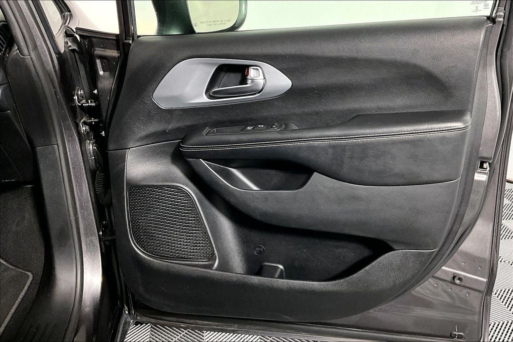 2020 Chrysler Pacifica Touring