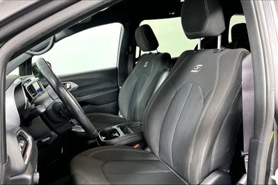 2020 Chrysler Pacifica Touring