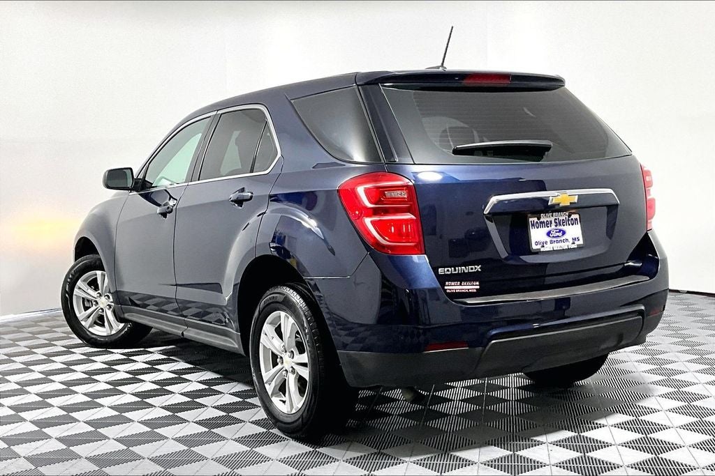 2017 Chevrolet Equinox LS - Photo 11