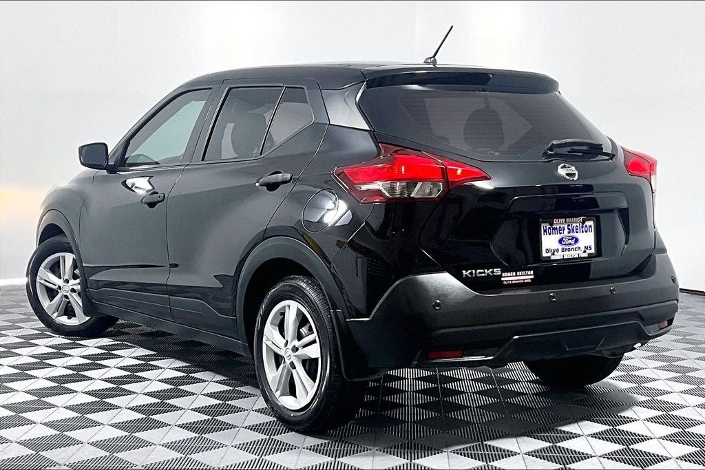 2020 Nissan Kicks S