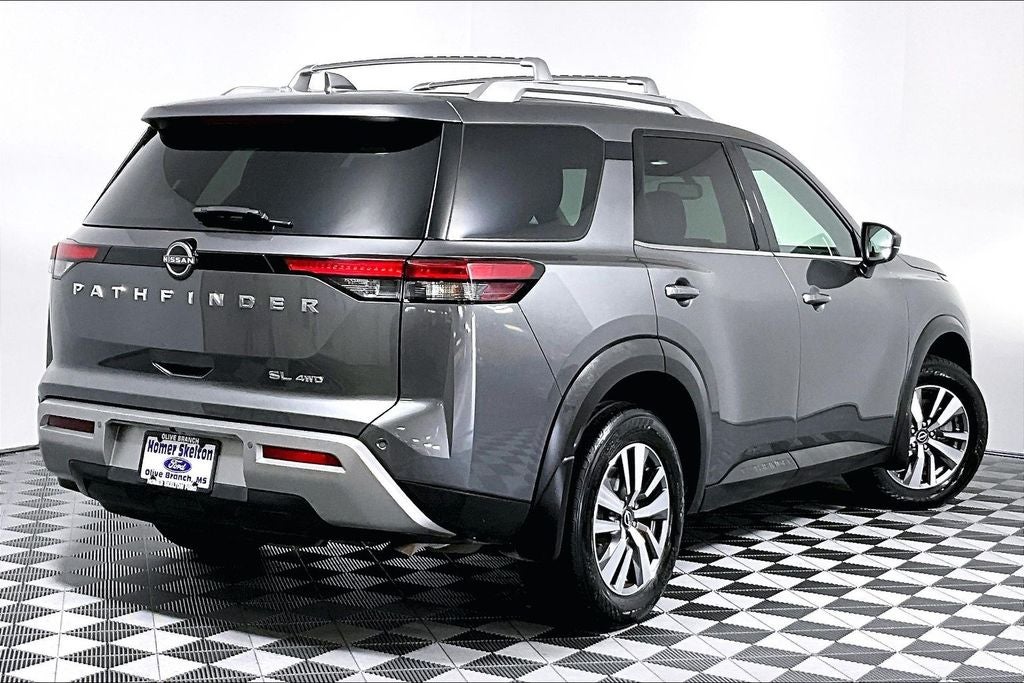 2022 Nissan Pathfinder SL