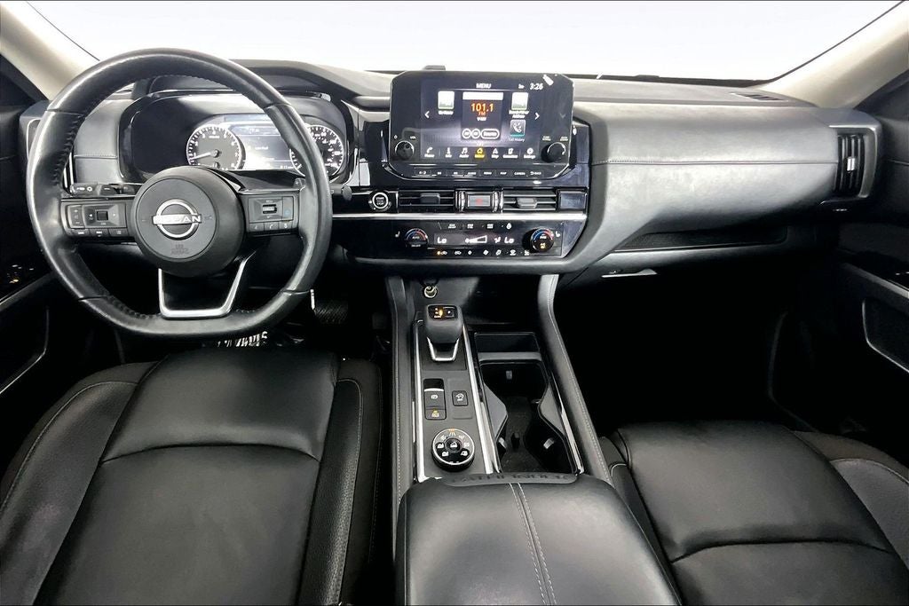 2022 Nissan Pathfinder SL