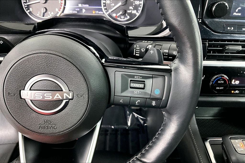 2022 Nissan Pathfinder SL