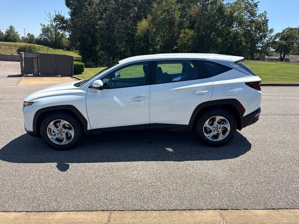 2023 Hyundai TUCSON SE