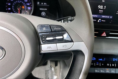 2022 Hyundai ELANTRA SEL