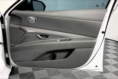 2022 Hyundai ELANTRA SEL