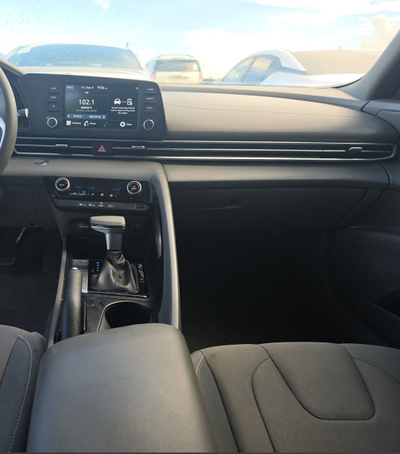 2022 Hyundai ELANTRA SEL