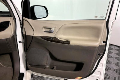 2019 Toyota Sienna XLE 7 Passenger