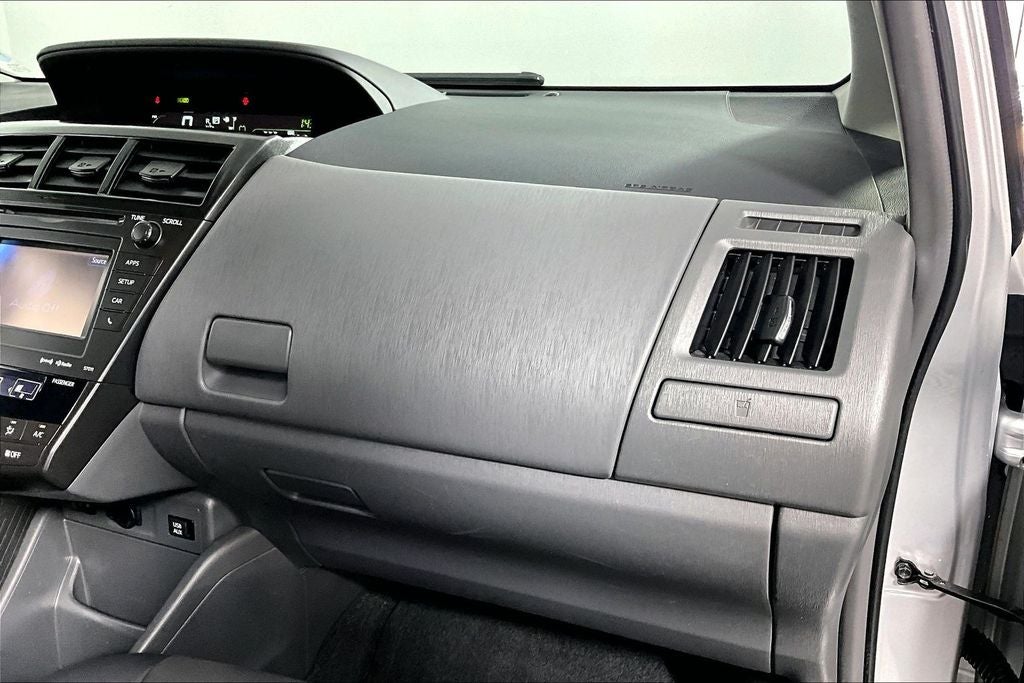 2014 Toyota Prius v Five