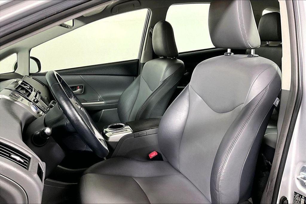 2014 Toyota Prius v Five
