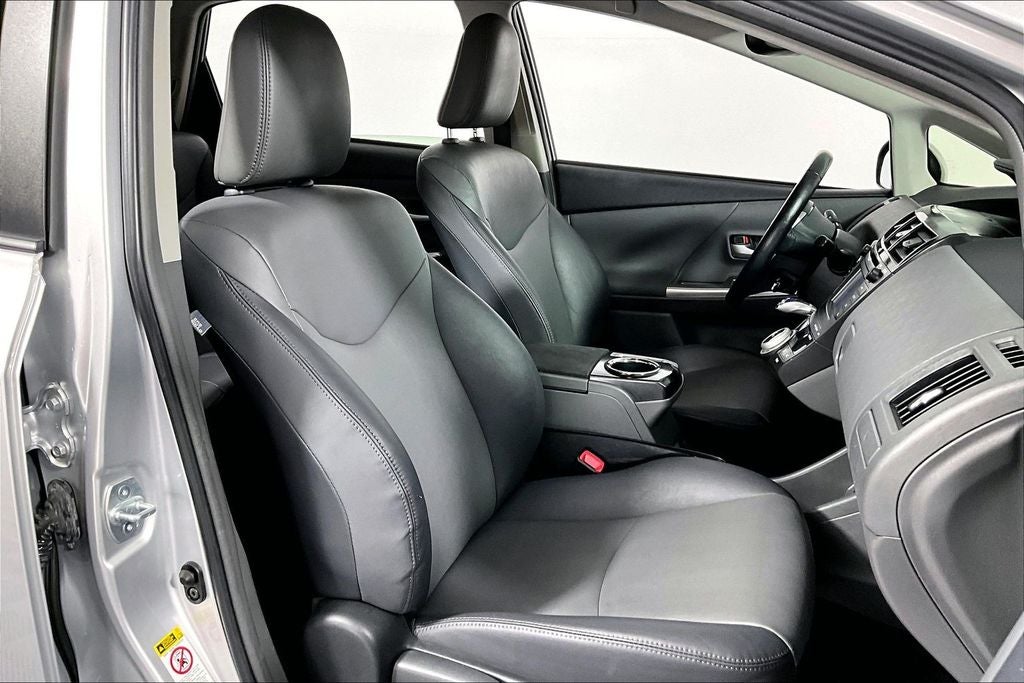 2014 Toyota Prius v Five