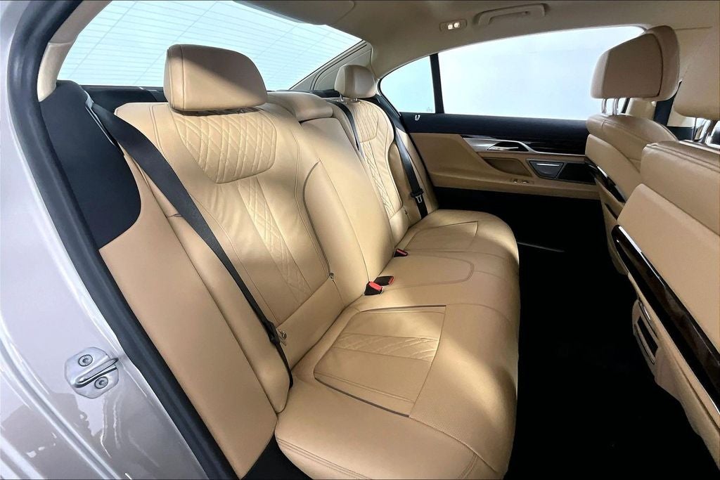 2022 BMW 7 Series 750i xDrive