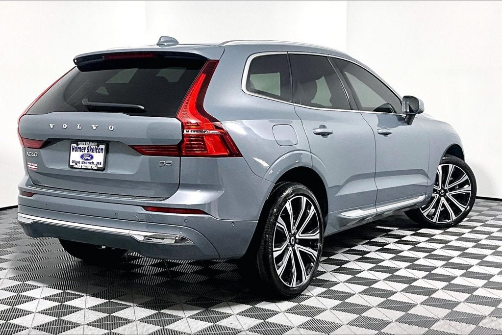 2023 Volvo XC60 B5 Ultimate Bright Theme