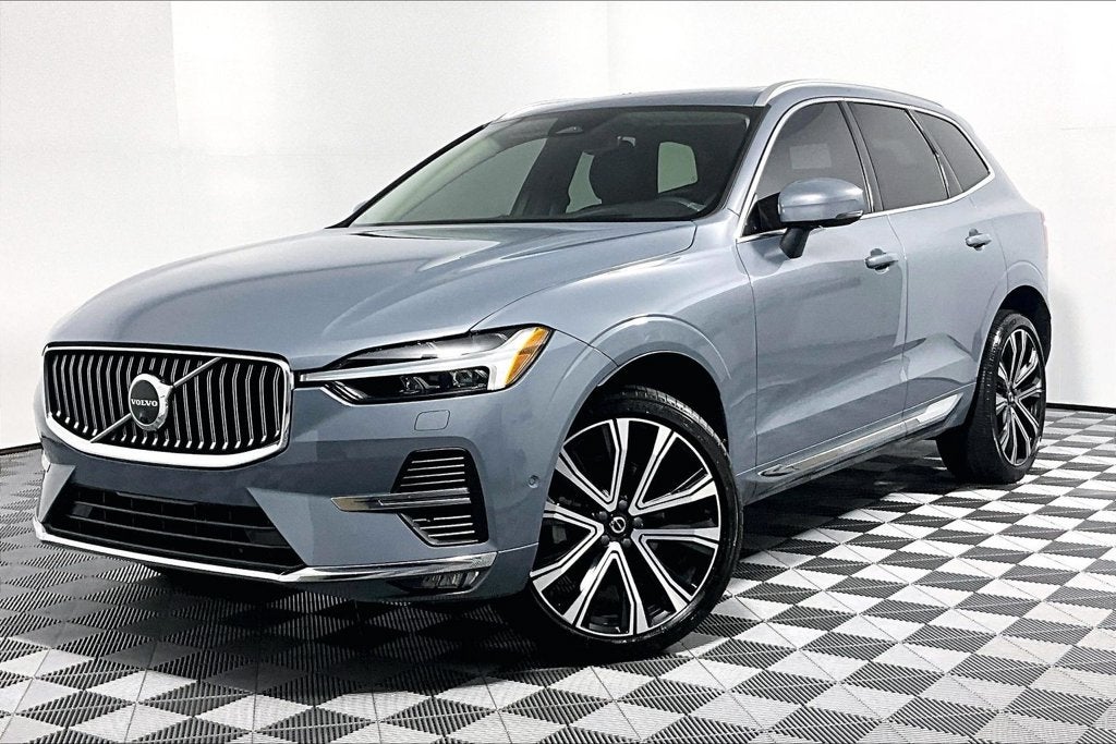 2023 Volvo XC60 B5 Ultimate Bright Theme
