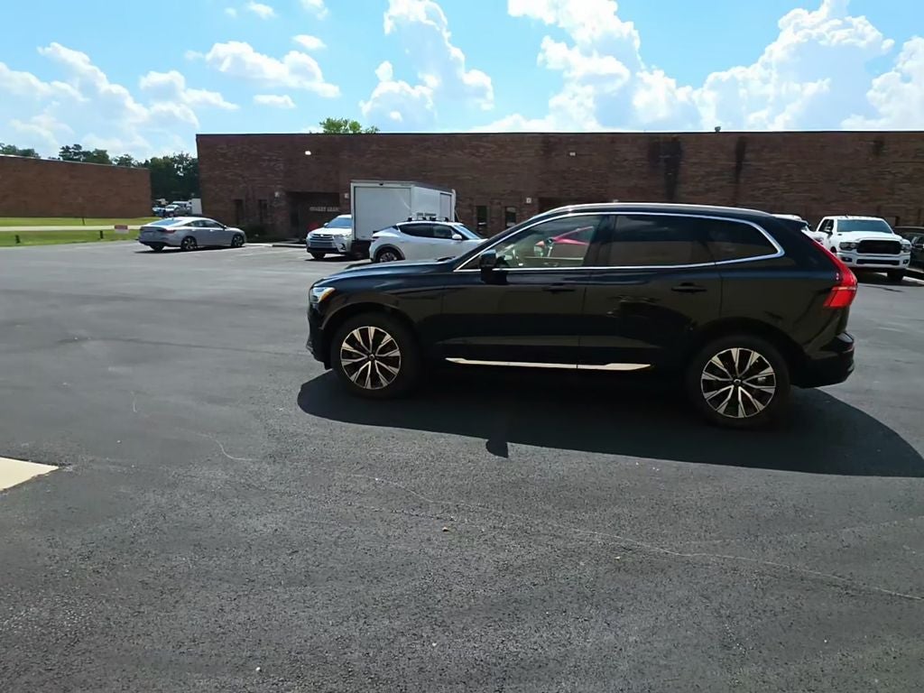 2023 Volvo XC60 B5 Plus Bright Theme