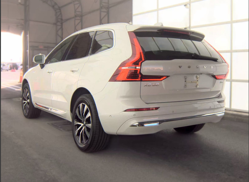 2023 Volvo XC60 B5 Plus Bright Theme