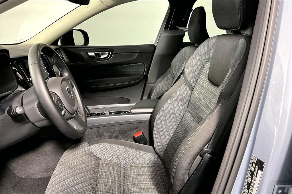 2024 Volvo XC60 B5 Core