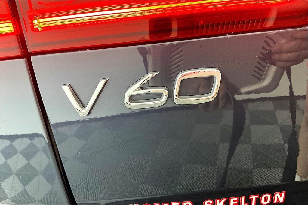 2025 Volvo V60 Cross Country B5 Plus