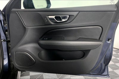 2025 Volvo V60 Cross Country B5 Plus