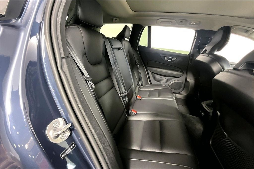 2025 Volvo V60 Cross Country B5 Plus