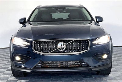 2025 Volvo V60 Cross Country B5 Plus