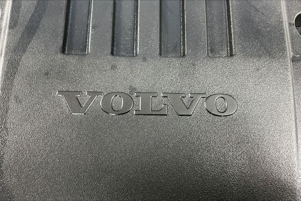 2025 Volvo V60 Cross Country B5 Plus