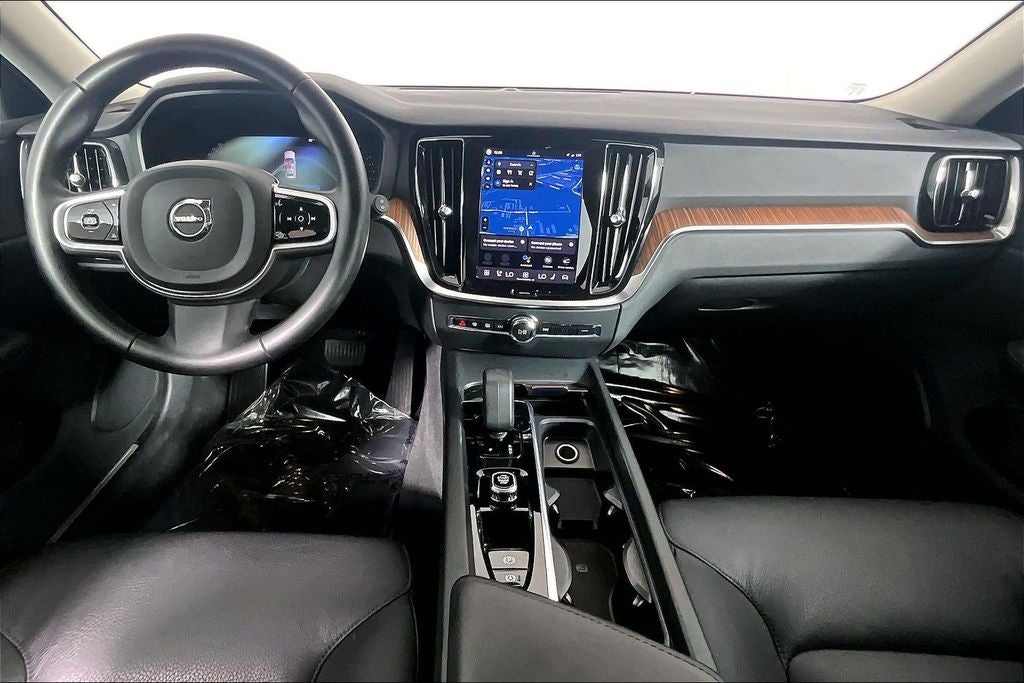 2025 Volvo V60 Cross Country B5 Plus