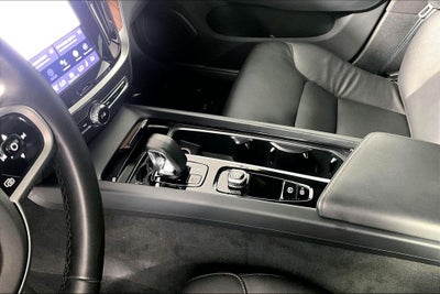2025 Volvo V60 Cross Country B5 Plus