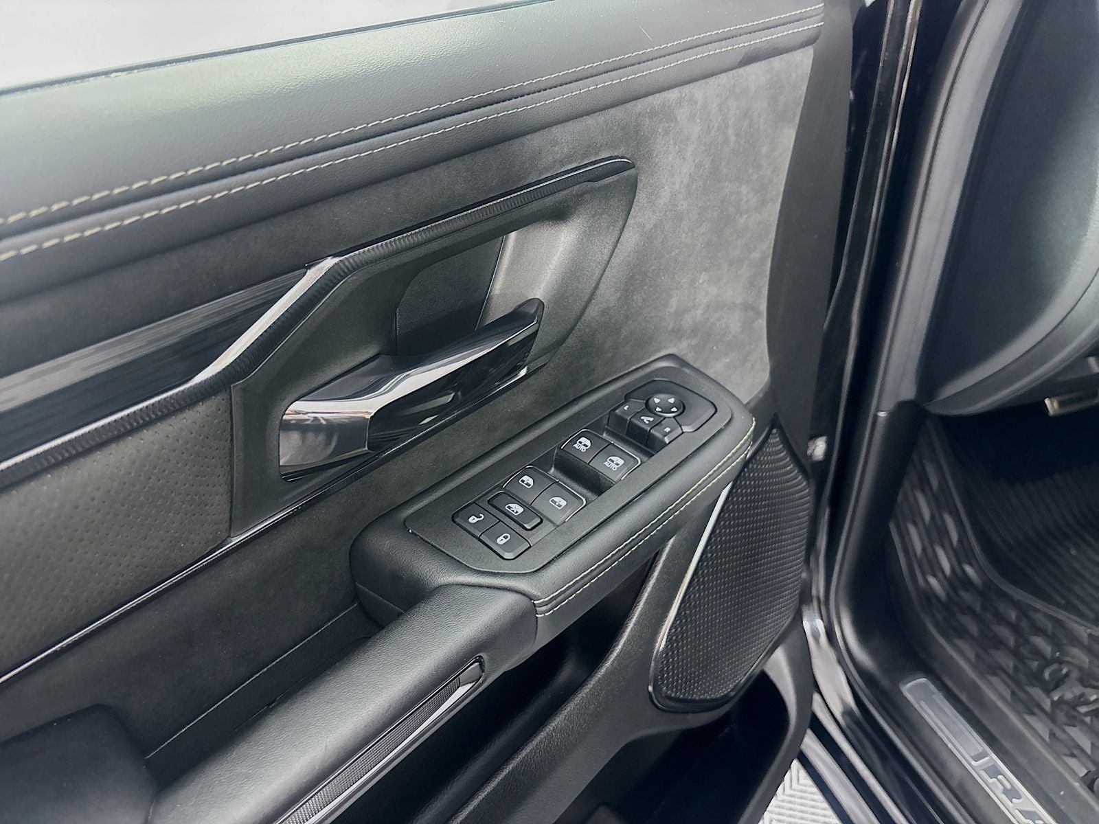 2025 RAM 1500 RHO