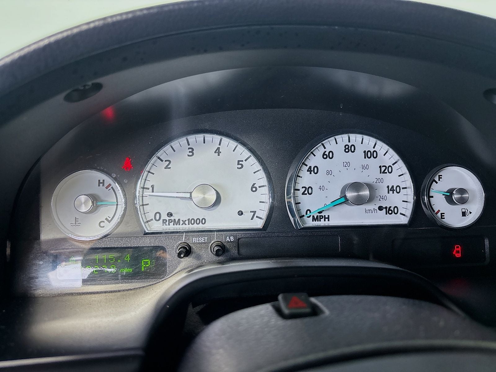 2005 Ford Thunderbird Base