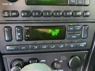 2005 Ford Thunderbird Base